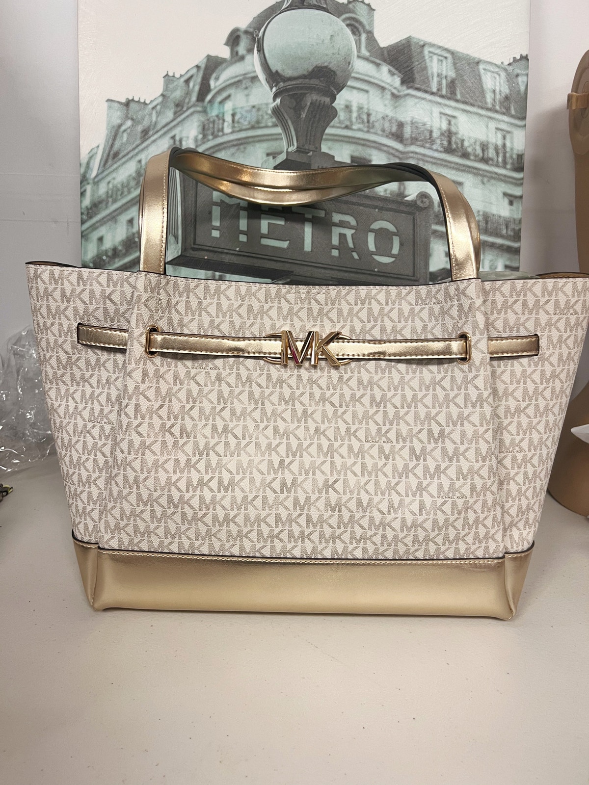 Michael Kors 35s4g6rt9m Sheila Large Tote Bag